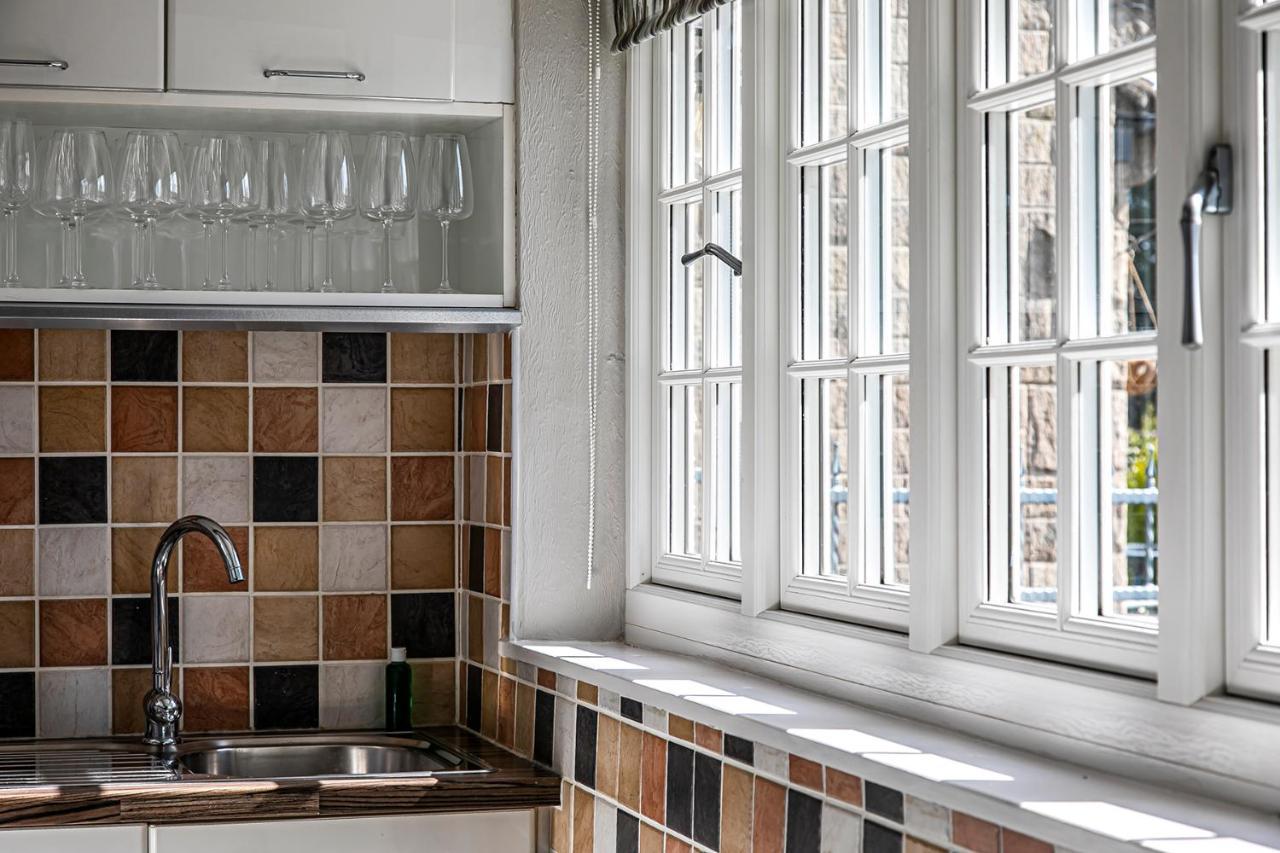 The Belle - A Lovingly Converted Grade II Listed Home From Home In Bakewell Extérieur photo